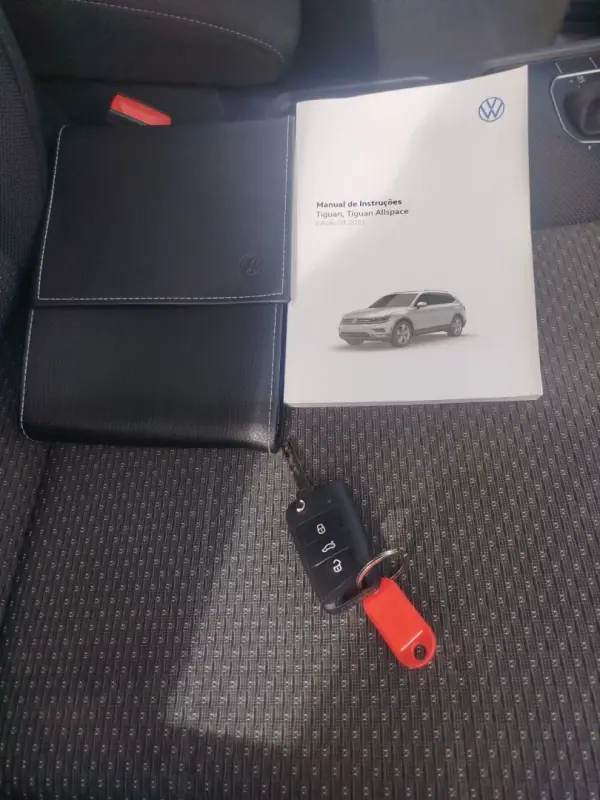Volkswagen Tiguan Allspace 2021 - 29990 EUR, 108015 km - AUTO.MOTO.pt - 108015km - foto 15 de 20
