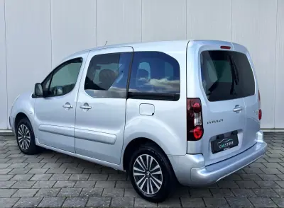 Peugeot Partner 2018 - 14900 EUR, 140000 km - AUTO.MOTO.pt - 140000km - foto 4 de 37