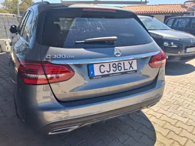 Mercedes-Benz C 300 2020 - 27900 EUR, 107000 km - AUTO.MOTO.pt - 107000km - foto 6 de 11