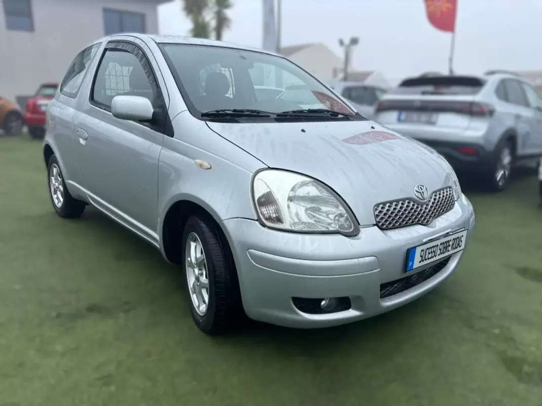 Toyota YARIS BIZZ (NLP 1.0 VVT-i 1.0) 2005 - 7990 EUR, 237418 km - AUTO.MOTO.pt - 237418km - foto 3 de 12