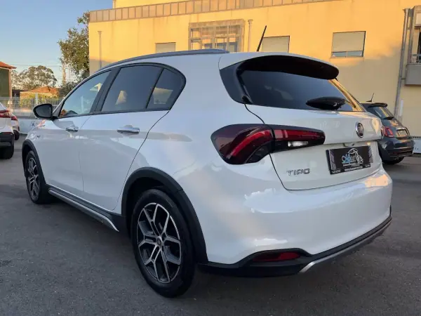 Fiat Tipo Cross 2022 - 14950 EUR, 98000 km - AUTO.MOTO.pt - 98000km - foto 7 de 53