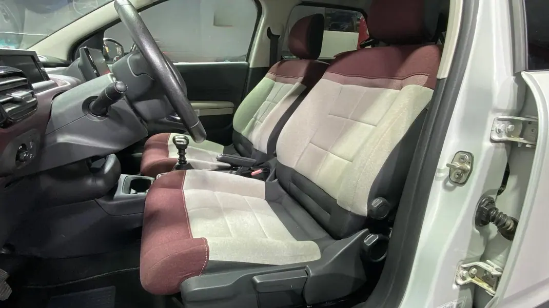 Citroën C4 Cactus 2018 - 11000 EUR, 65000 km - AUTO.MOTO.pt - 65000km - foto 4 de 8