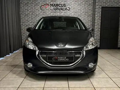 Peugeot 208 2014 - 8990 EUR, 75000 km - AUTO.MOTO.pt - 75000km - foto 2 de 13