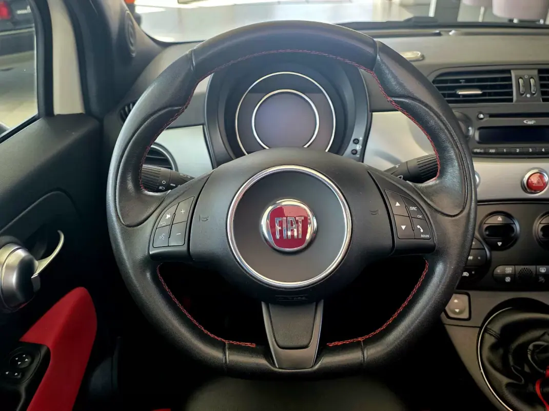 Fiat 500C 2014 - 9990 EUR, 69691 km - AUTO.MOTO.pt - 69691km - foto 20 de 38