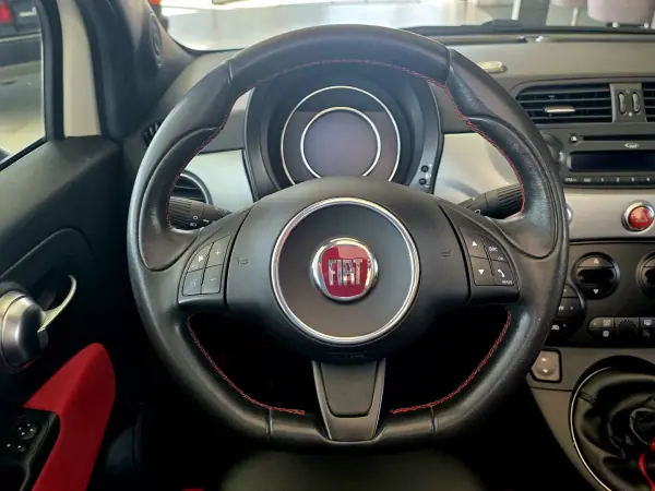 Fiat 500C 2014 - 9990 EUR, 69691 km - AUTO.MOTO.pt - 69691km - foto 20 de 38