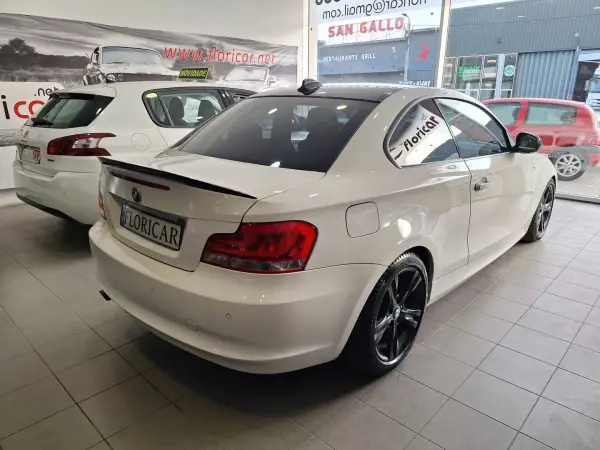 BMW 118 2011 - 11900 EUR, 243000 km - AUTO.MOTO.pt - 243000km - foto 22 de 22