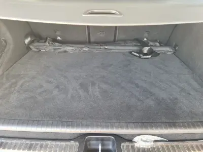Mercedes-Benz GLC 300 2021 - 46990 EUR, 61000 km - AUTO.MOTO.pt - 61000km - foto 27 de 29
