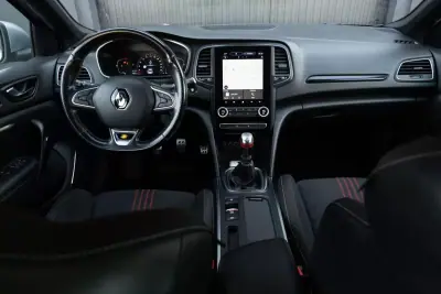 Renault Mégane 2021 - 16900 EUR, 108317 km - AUTO.MOTO.pt - 108317km - foto 13 de 25