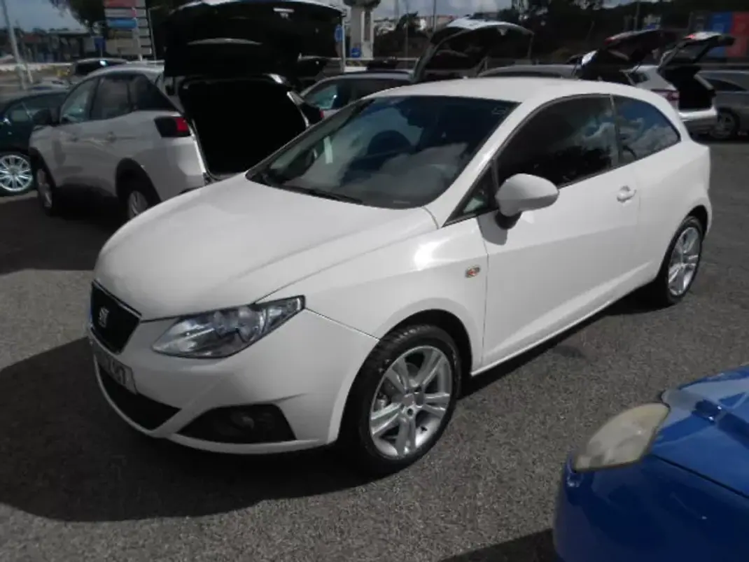 SEAT Ibiza 2008 - 6900 EUR, 349713 km - AUTO.MOTO.pt - 349713km - foto 2 de 14