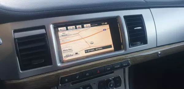 Jaguar XF Sportbrake 2015 - 19990 EUR, 179000 km - AUTO.MOTO.pt - 179000km - foto 29 de 29