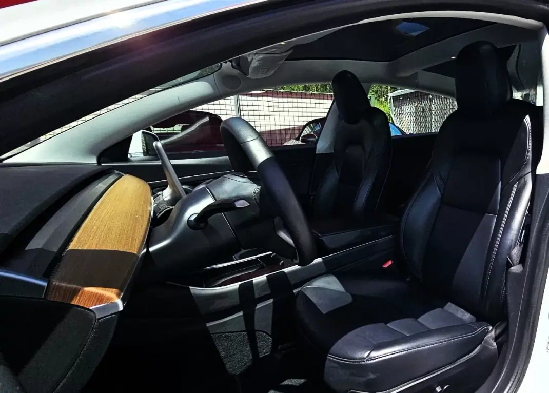 Tesla Model 3 2020 - 25500 EUR, 99000 km - AUTO.MOTO.pt - 99000km - foto 6 de 25