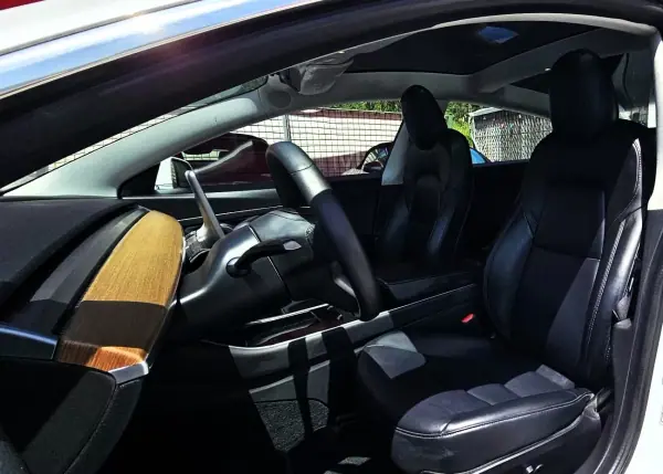 Tesla Model 3 2020 - 25500 EUR, 99000 km - AUTO.MOTO.pt - 99000km - foto 6 de 25