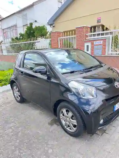 Toyota iQ 2010 - 3990 EUR, 250000 km - AUTO.MOTO.pt - 250000km - foto 3 de 6