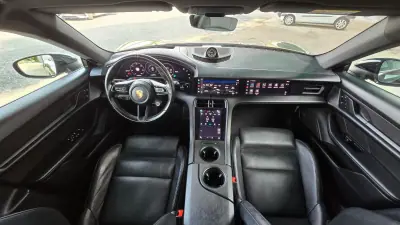 Porsche Taycan 2021 - 54500 EUR, 141090 km - AUTO.MOTO.pt - 141090km - foto 23 de 30