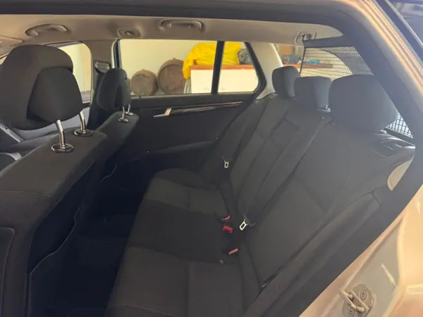 Mercedes-Benz C 200 2011 - 10500 EUR, 288000 km - 288000km - foto 13 de 15