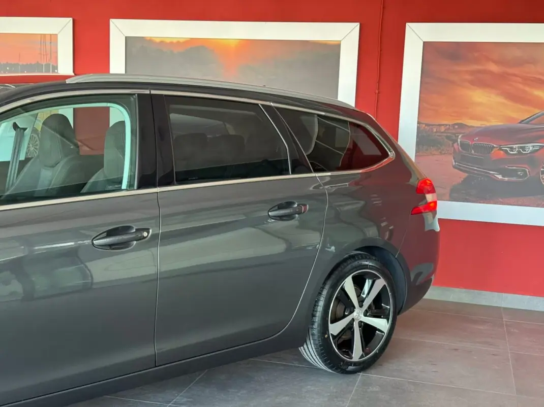 Peugeot 308 SW 2018 - 14990 EUR, 125082 km - AUTO.MOTO.pt - 125082km - foto 3 de 20