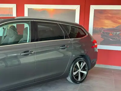 Peugeot 308 SW 2018 - 14990 EUR, 125082 km - AUTO.MOTO.pt - 125082km - foto 3 de 20