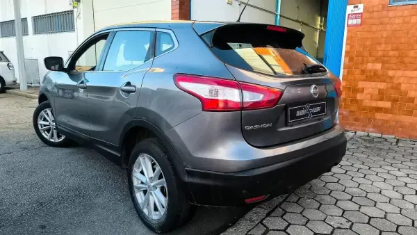 Nissan Qashqai 2015 - 11900 EUR, 165000 km - AUTO.MOTO.pt - 165000km - foto 6 de 16