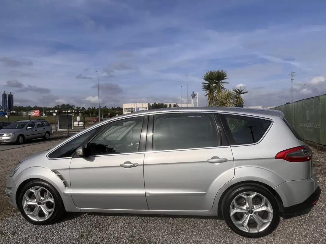 Ford S-Max 2010 - 11000 EUR, 197560 km - AUTO.MOTO.pt - 197560km - foto 3 de 19
