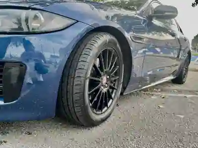 Jaguar XE 2016 - 16990 EUR, 154999 km - AUTO.MOTO.pt - 154999km - foto 4 de 13