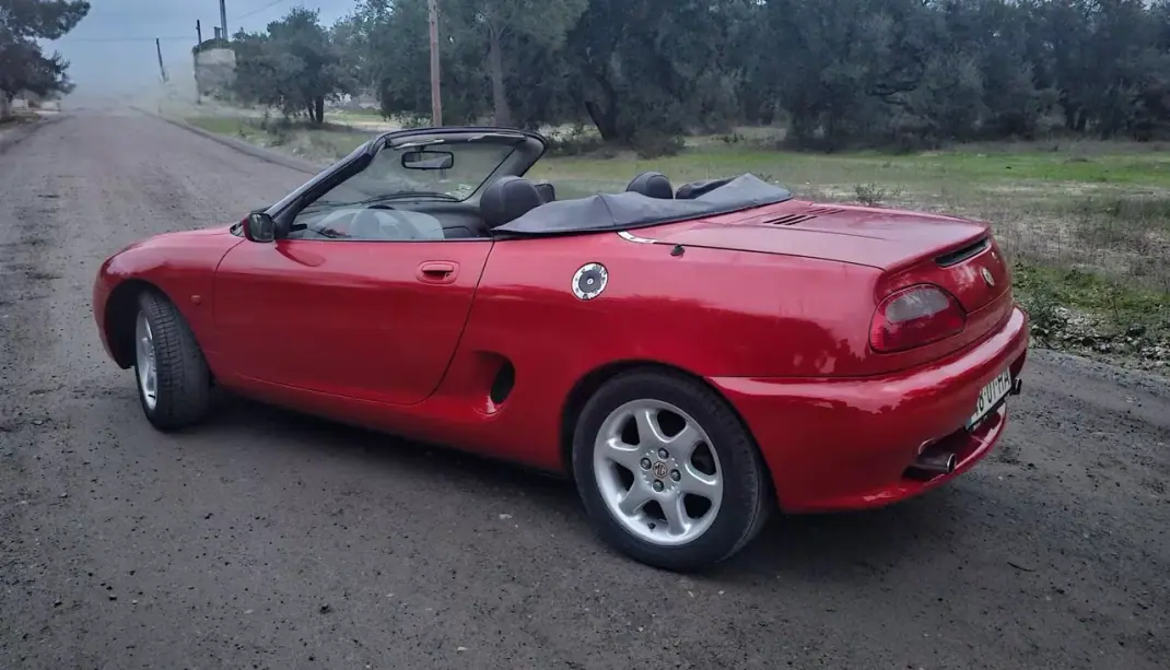 MG MGF 1996 - 4490 EUR, 232814 km - AUTO.MOTO.pt - 232814km - foto 7 de 39