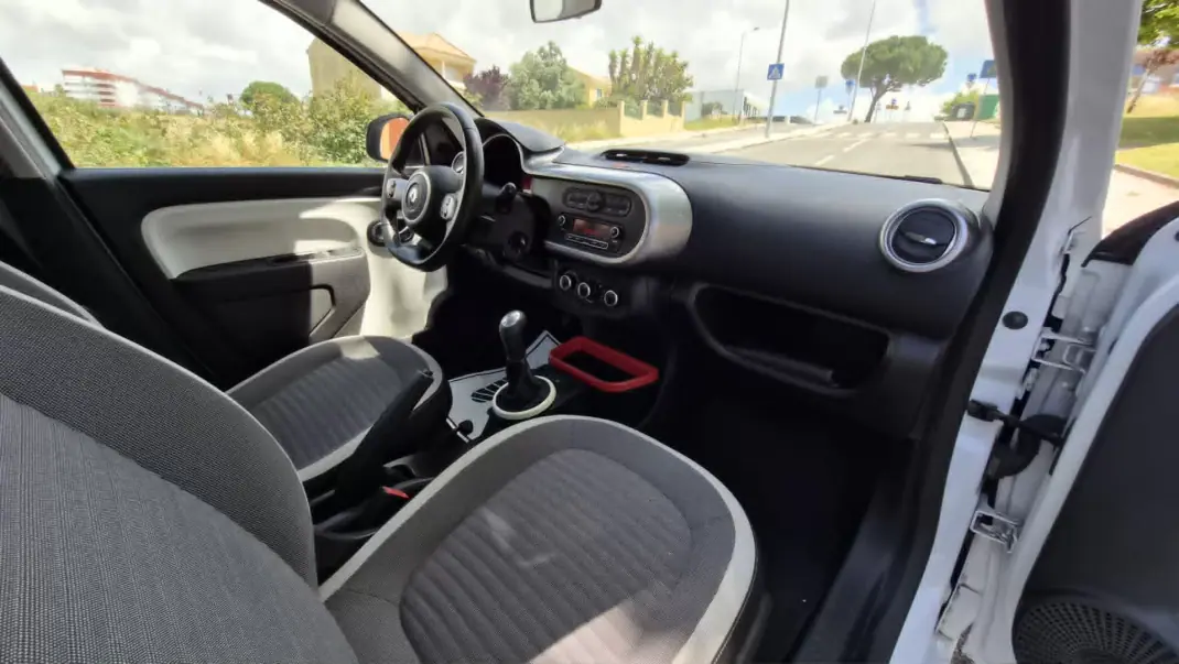 Renault Twingo 2018 - 10480 EUR, 68000 km - 68000km - foto 3 de 12