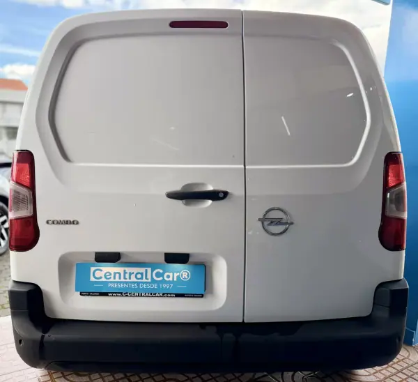 Opel COMBO 2023 - 15950 EUR, 82000 km - AUTO.MOTO.pt - 82000km - foto 9 de 24