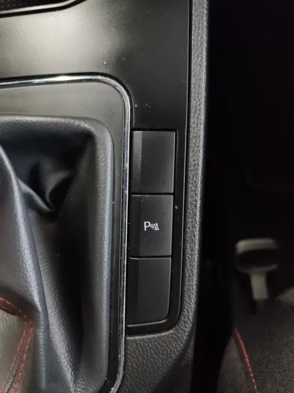 SEAT Ibiza 2020 - 15350 EUR, 34000 km - AUTO.MOTO.pt - 34000km - foto 34 de 38