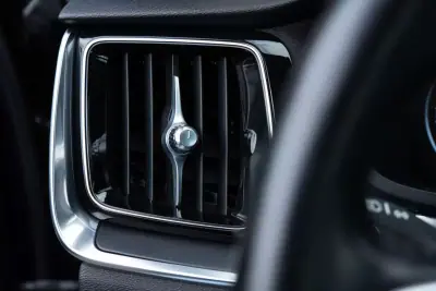 Volvo V60 2019 - 18400 EUR, 258859 km - AUTO.MOTO.pt - 258859km - foto 20 de 25
