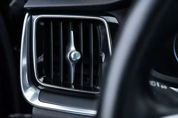 Volvo V60 2019 - 18400 EUR, 258859 km - AUTO.MOTO.pt - 258859km - foto 20 de 25