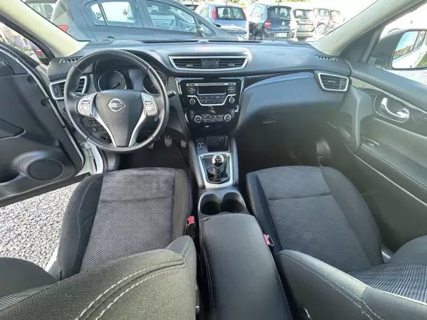 Nissan Qashqai 2017 - 17750 EUR, 67800 km - AUTO.MOTO.pt - 67800km - foto 9 de 17
