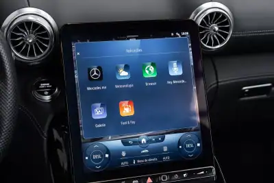 Mercedes-Benz SL 43 AMG 2022 - 109950 EUR, 30000 km - AUTO.MOTO.pt - 30000km - foto 44 de 51