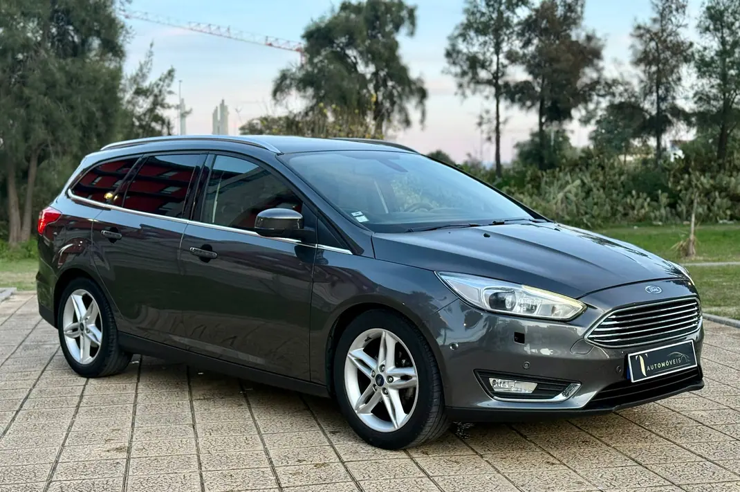 Ford Focus SW 2018 - 11901 EUR, 159999 km - AUTO.MOTO.pt - 159999km - foto 4 de 8