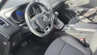 Renault Scénic 2017 - 12990 EUR, 172302 km - AUTO.MOTO.pt - 172302km - foto 27 de 38