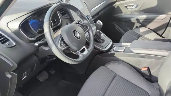 Renault Scénic 2017 - 12590 EUR, 172302 km - AUTO.MOTO.pt - 172302km - foto 27 de 38