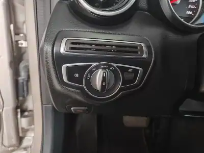 Mercedes-Benz C 300 2020 - 25750 EUR, 107000 km - AUTO.MOTO.pt - 107000km - foto 25 de 42