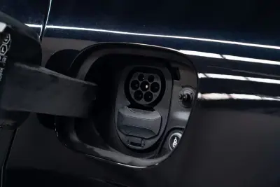 Porsche Macan 2025 - 89950 EUR, 8000 km - AUTO.MOTO.pt - 8000km - foto 15 de 57