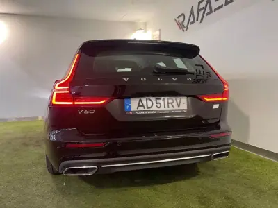 Volvo V60 2020 - 24950 EUR, 123000 km - AUTO.MOTO.pt - 123000km - foto 7 de 32