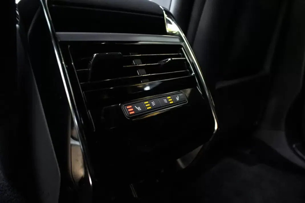 Land Rover Range Rover Sport 2023 - 83990 EUR, 131215 km - AUTO.MOTO.pt - 131215km - foto 31 de 46