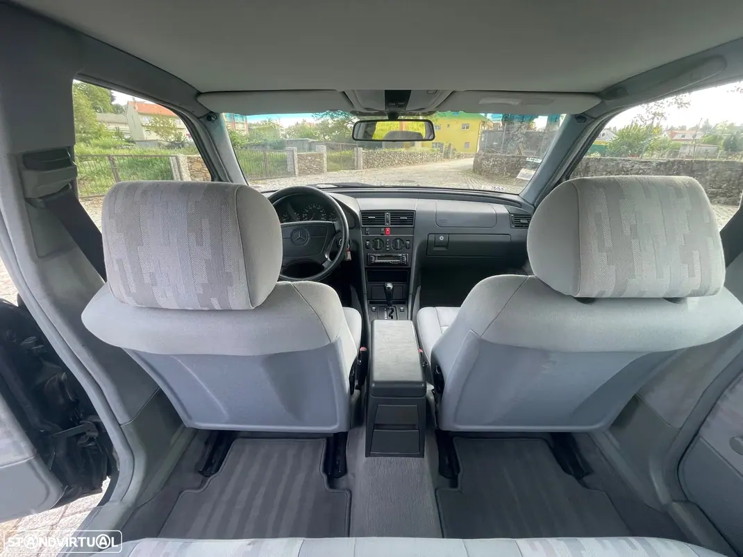 Mercedes-Benz C 220 1994 - 4500 EUR, 160506 km - AUTO.MOTO.pt - 160506km - foto 11 de 15
