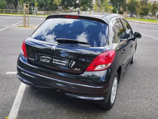 Peugeot 207 2011 - 5480 EUR, 219000 km - AUTO.MOTO.pt - 219000km - foto 9 de 38