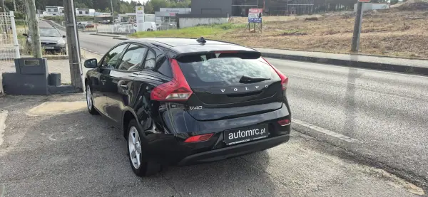 Volvo V40 2015 - 12400 EUR, 216200 km - AUTO.MOTO.pt - 216200km - foto 7 de 26