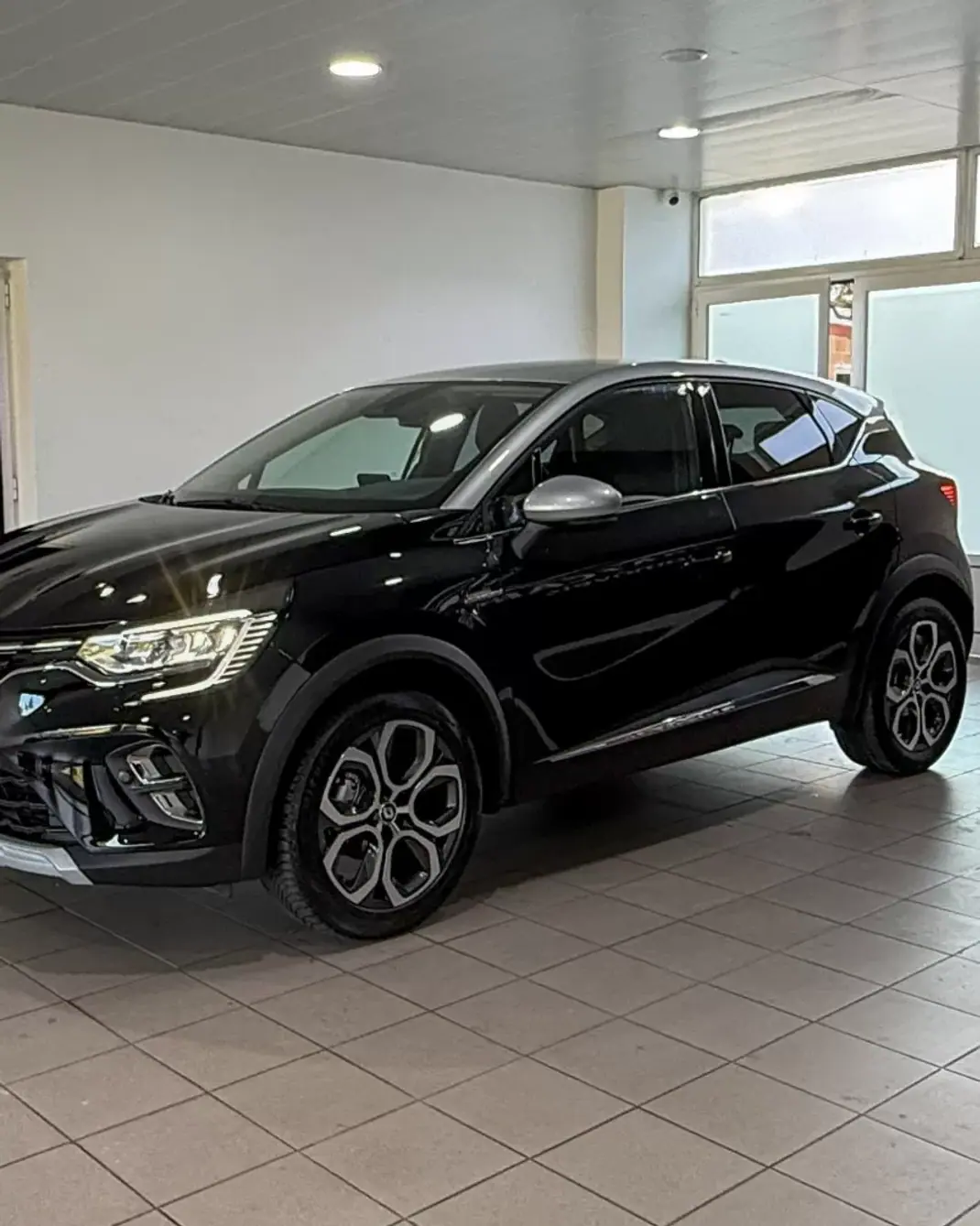 Renault Captur 2022 - 17900 EUR, 90718 km - AUTO.MOTO.pt - 90718km - foto 45 de 49