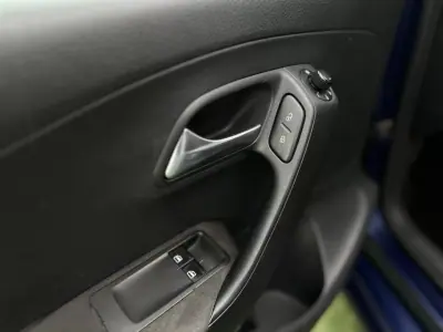 Volkswagen Polo 2010 - 7490 EUR, 151000 km - AUTO.MOTO.pt - 151000km - foto 30 de 30