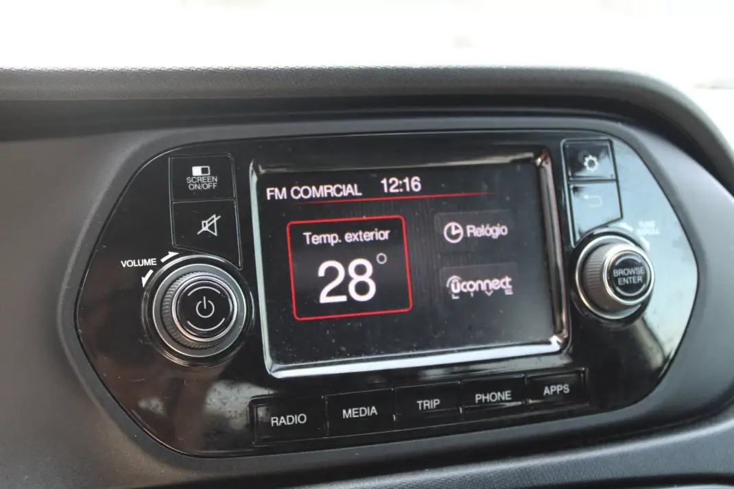 Fiat Tipo Station Wagon 2021 - 9990 EUR, 192500 km - AUTO.MOTO.pt - 192500km - foto 24 de 25
