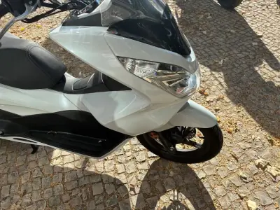 Honda PCX 125 2017 - 2150 EUR, 27871 km - foto 5 de 15