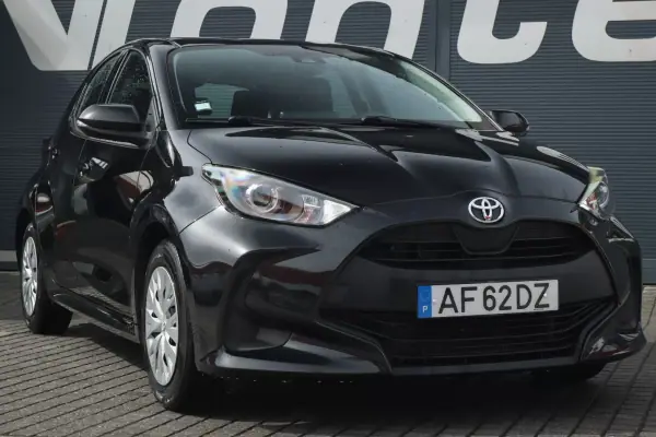 Toyota Yaris 2021 - 15950 EUR, 74620 km - AUTO.MOTO.pt - 74620km - foto 3 de 17