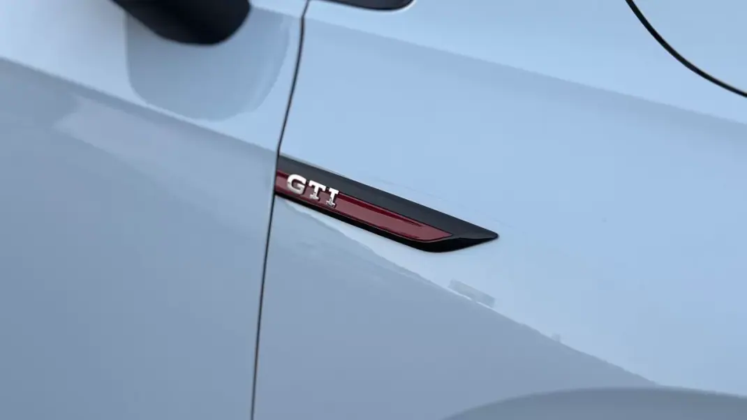 Volkswagen Golf 2021 - 39900 EUR, 55600 km - AUTO.MOTO.pt - 55600km - foto 22 de 26