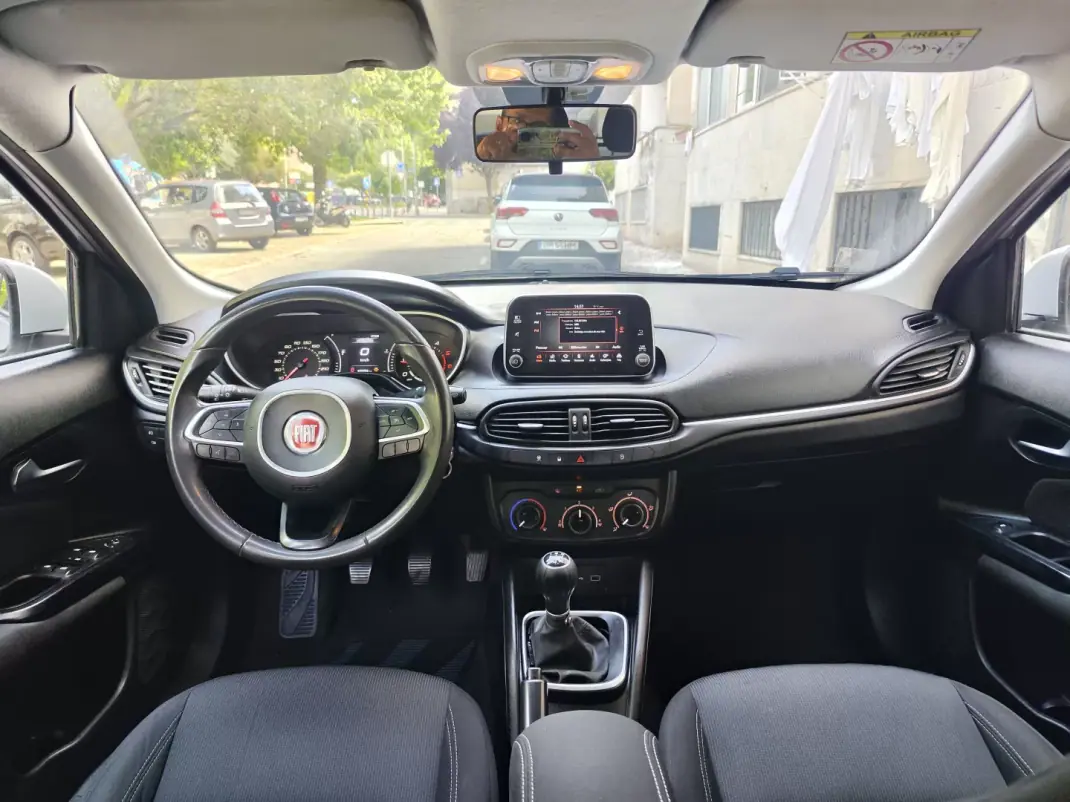 Fiat Tipo Station Wagon 2019 - 10780 EUR, 103800 km - AUTO.MOTO.pt - 103800km - foto 23 de 38
