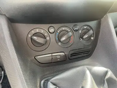 Ford Transit Connect 2016 — foto 6 de 8